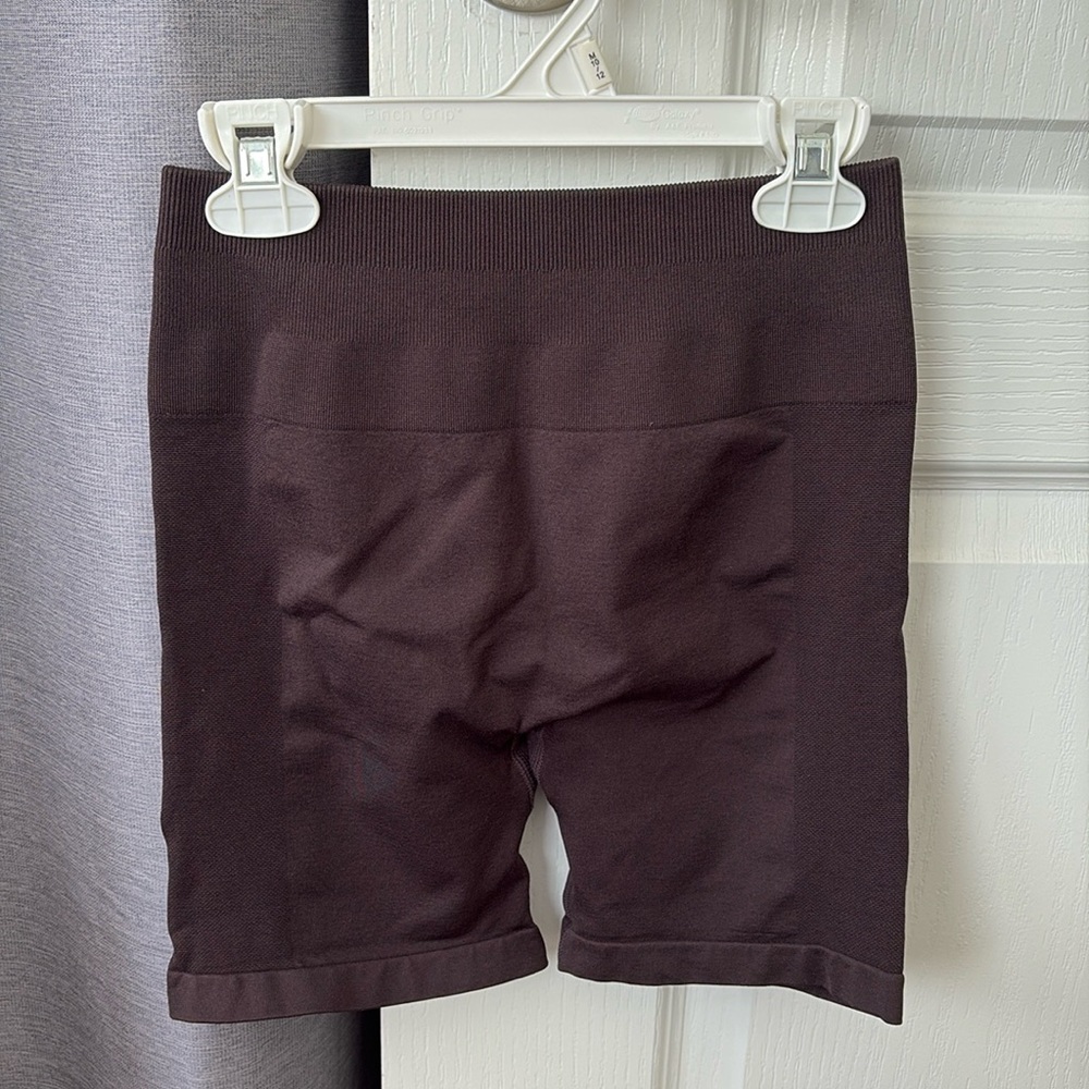 Aurola workout shorts